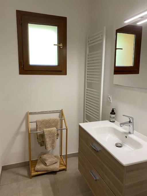 Gorgeous 2 Bedroom, 2 Full Bath, Ski In Apartment! Winner Of 2025 And 2024 Traveller Award! Morzine Kültér fotó